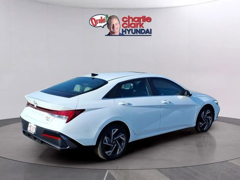 New 2026 Hyundai Elantra Limited image 5