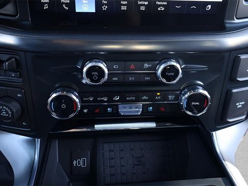 Used 2025 Ford F150 Platinum w/ Equipment Group 702A High image 31