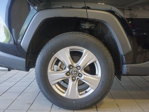 Certified 2025 Toyota RAV4 XLE AWD/4WD image 28