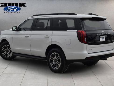 New 2026 Ford Expedition Active RWD image 4