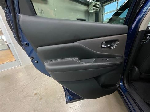 Used 2022 Nissan Murano SV w/ Cargo Package FWD image 22