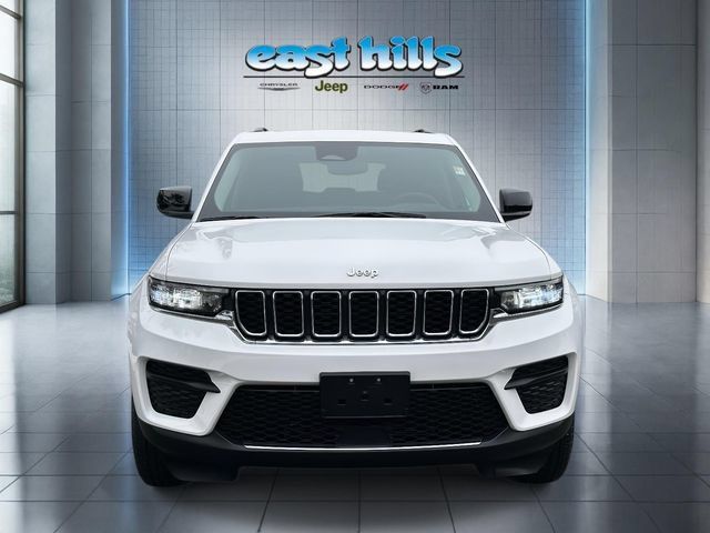 Certified 2024 Jeep Grand Cherokee Laredo X AWD/4WD image 8