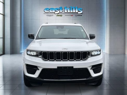 Certified 2024 Jeep Grand Cherokee Laredo X AWD/4WD image 8