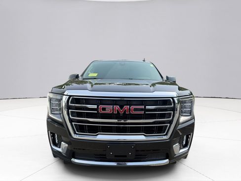 Used 2022 GMC Yukon SLT w/ SLT Luxury Package AWD/4WD image 8