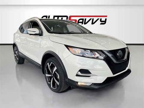 Used 2021 Nissan Rogue Sport SL w/ Premium Package image 1