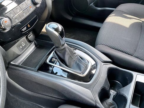 Used 2021 Nissan Rogue Sport S image 14