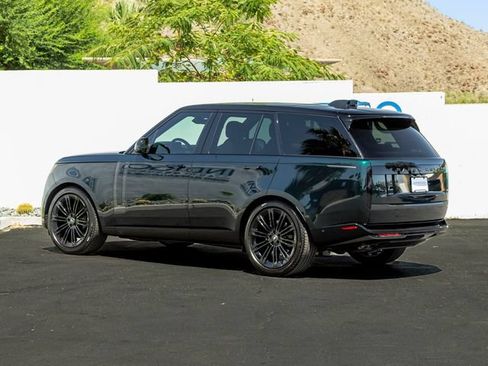Used 2025 Land Rover Range Rover SE AWD/4WD image 9