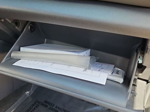 Used 2022 Hyundai Ioniq SE image 18