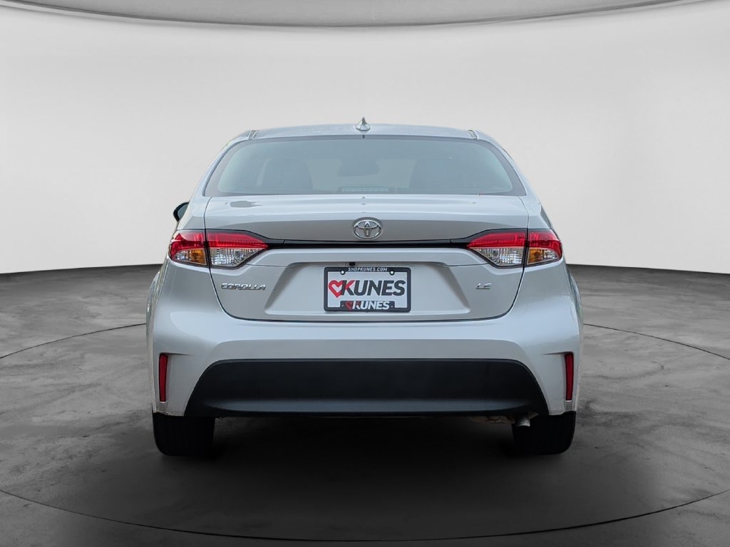 Used 2025 Toyota Corolla LE FWD image 6