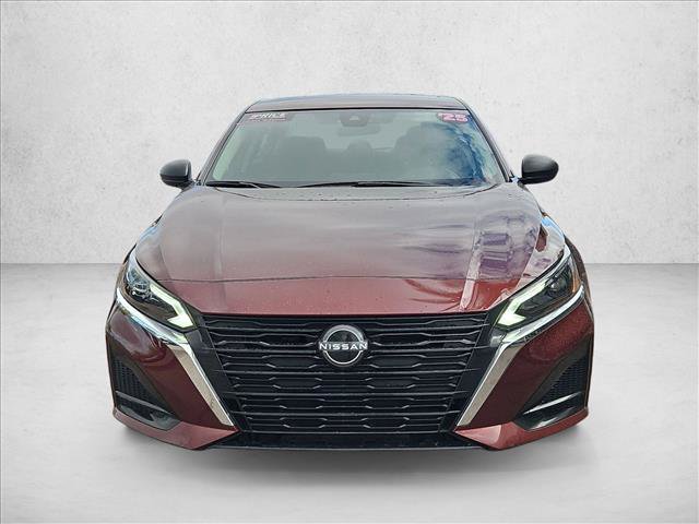 Used 2025 Nissan Altima 2.5 SV FWD image 2