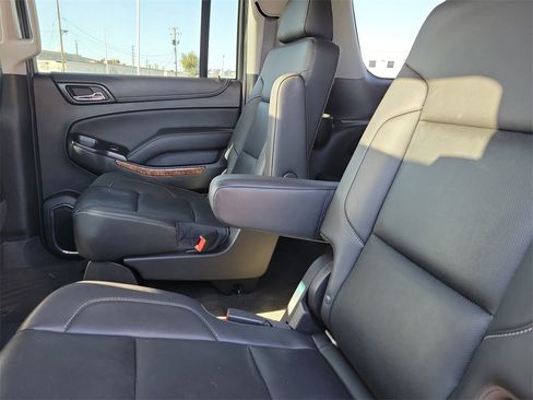 Used 2017 Chevrolet Suburban Premier image 11