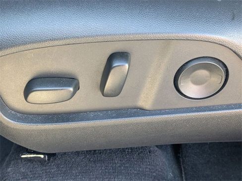 Used 2025 Chevrolet Equinox LT w/ Convenience Package II image 15