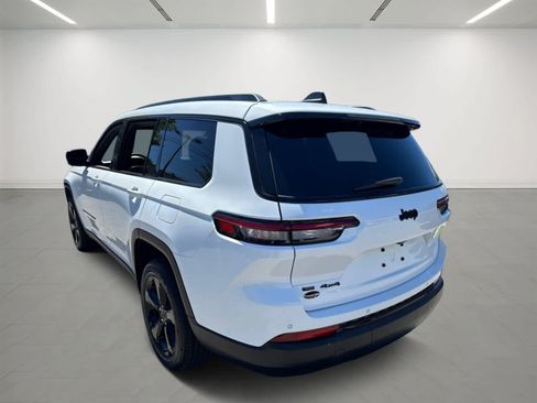 Used 2023 Jeep Grand Cherokee L Laredo AWD/4WD image 4