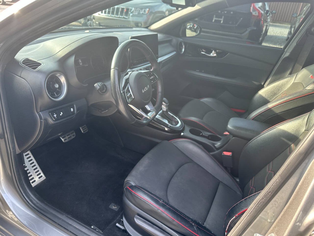 Used 2022 Kia Forte GT FWD image 10
