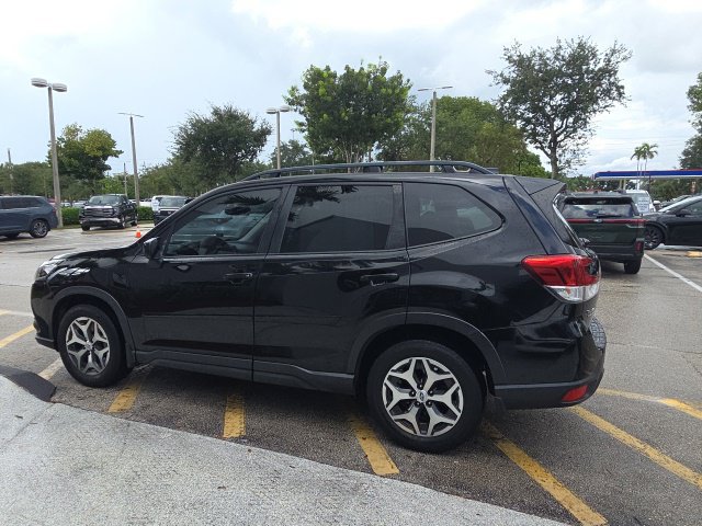 Used 2022 Subaru Forester Premium w/ Popular Package #2 AWD/4WD image 4