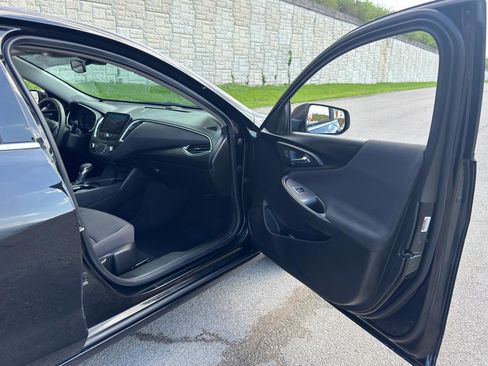 Used 2021 Chevrolet Malibu LT image 22