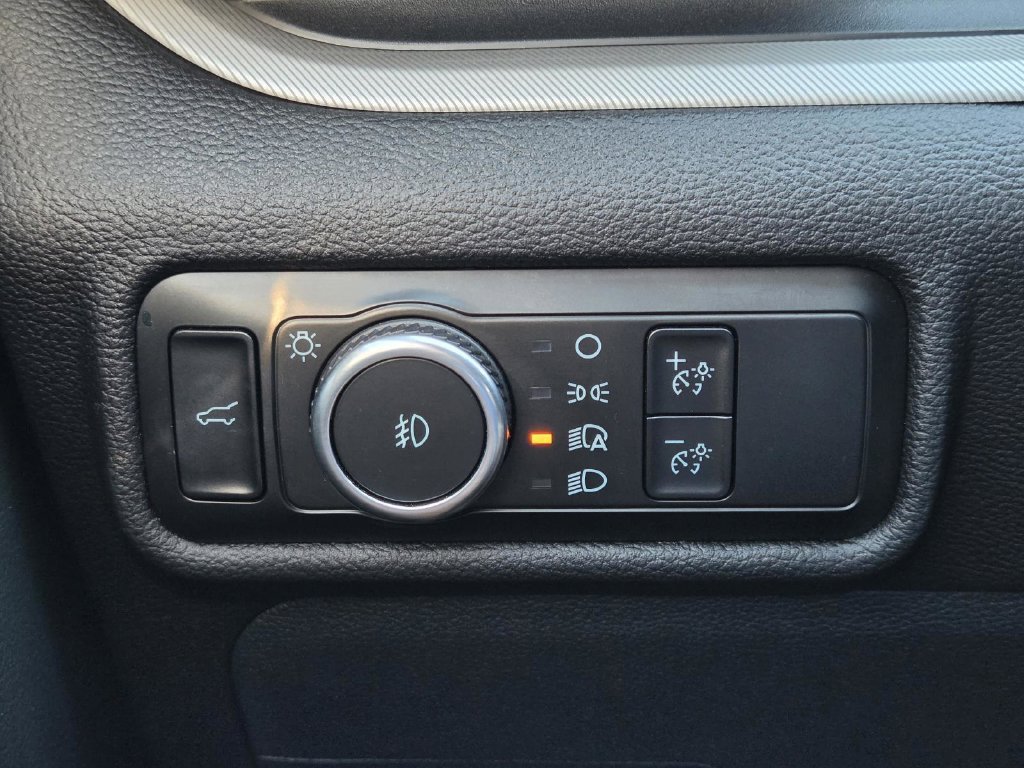 Used 2023 Ford Explorer XLT w/ Equipment Group 202A RWD image 15