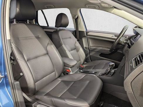 Used 2016 Volkswagen e-Golf SEL Premium w/ Driver Assistance Package image 20