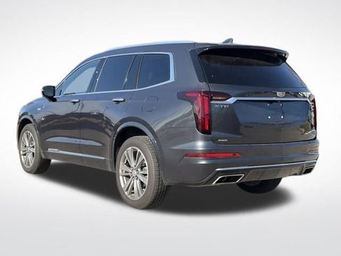 Used 2022 Cadillac XT6 Premium Luxury image 12