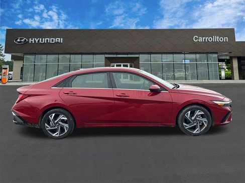 New 2025 Hyundai Elantra SEL image 5