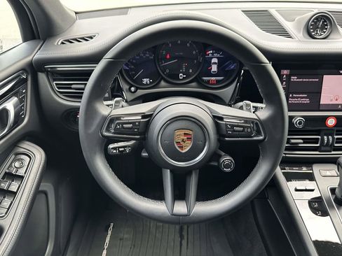 Used 2026 Porsche Macan AWD/4WD image 16