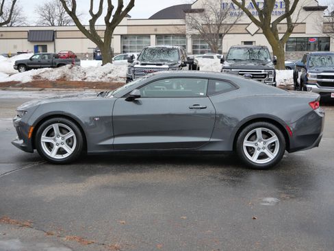 Used 2017 Chevrolet Camaro LT image 5