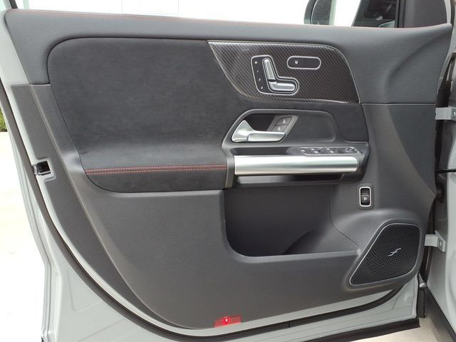 New 2026 Mercedes-Benz GLA 35 AMG 4MATIC image 12