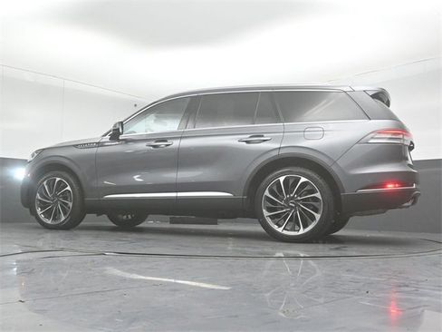 Certified 2023 Lincoln Aviator Reserve w/ Equipment Group 201A image 36
