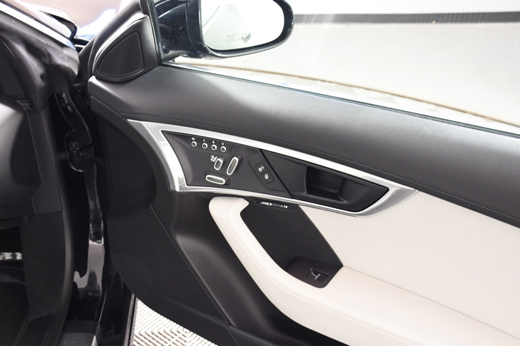 Used 2018 Jaguar F-TYPE Coupe RWD image 22