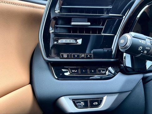 Used 2025 Lexus RX 350 Premium w/ Accessory Package (Z1) FWD image 36