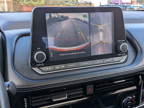 Used 2023 Nissan Rogue SL image 15