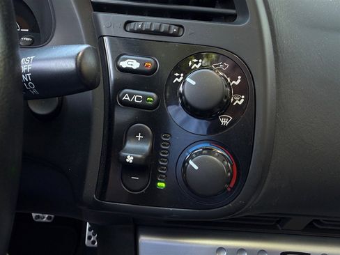Used 2005 Honda S2000 image 45