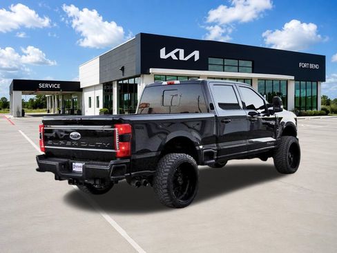 Used 2023 Ford F250 Lariat w/ Lariat Ultimate Package AWD/4WD image 5