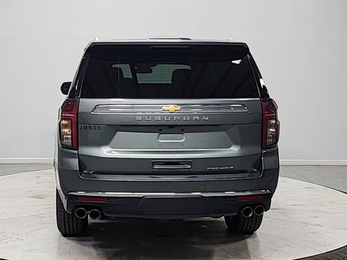 Used 2023 Chevrolet Suburban Premier image 6