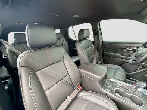 Used 2023 Chevrolet Traverse RS FWD image 30