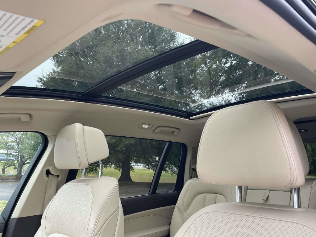 Used 2019 BMW X7 xDrive40i w/ Premium Package AWD/4WD image 12