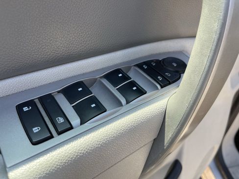 Used 2011 GMC Sierra 2500 SLE AWD/4WD image 10