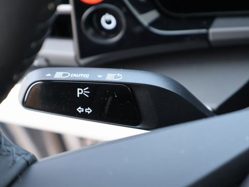 New 2025 Porsche Macan 4 Electric image 33