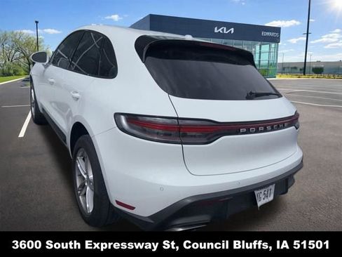 Used 2022 Porsche Macan AWD/4WD image 5