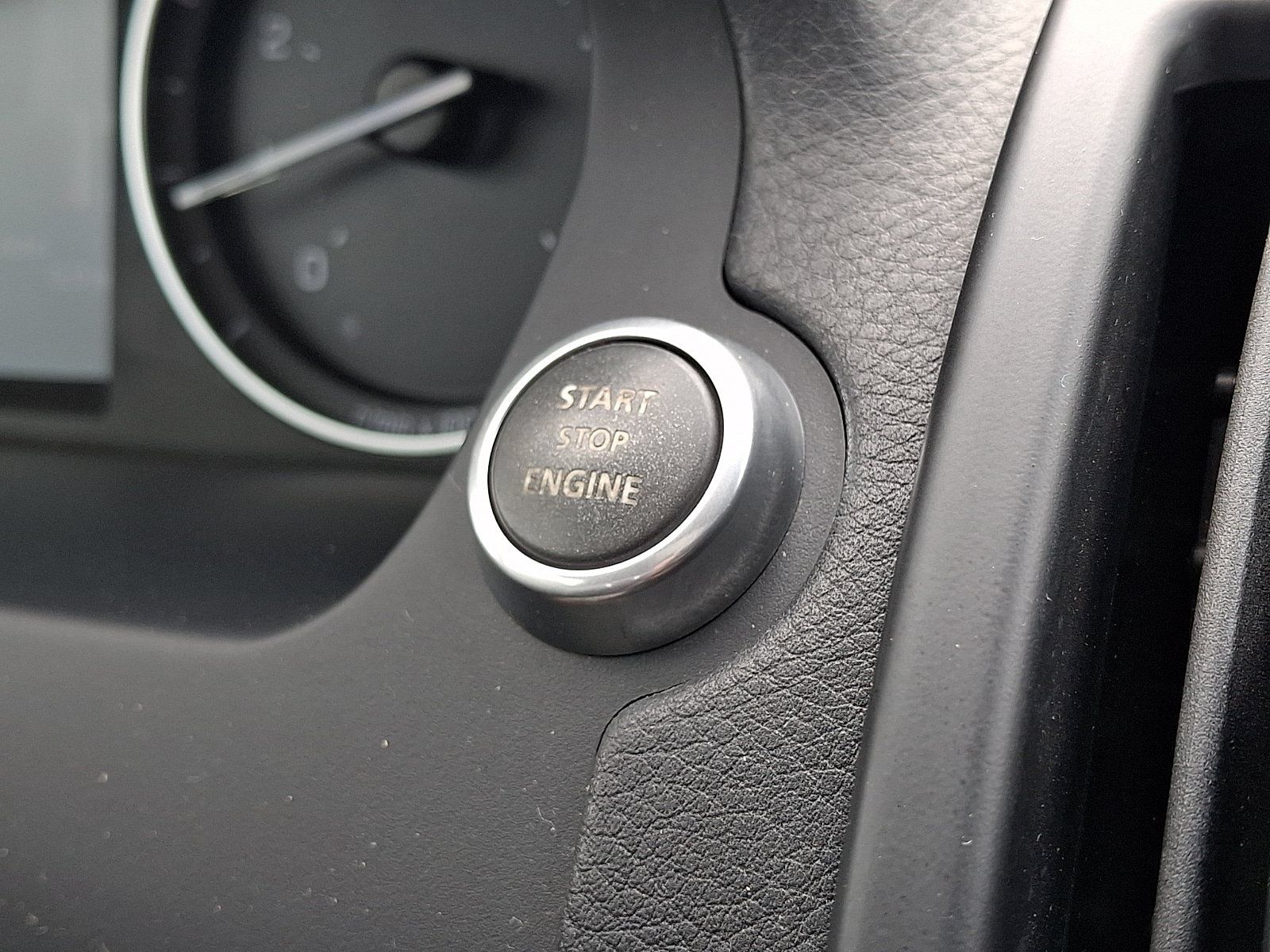 Used 2013 Land Rover LR2 AWD/4WD image 24