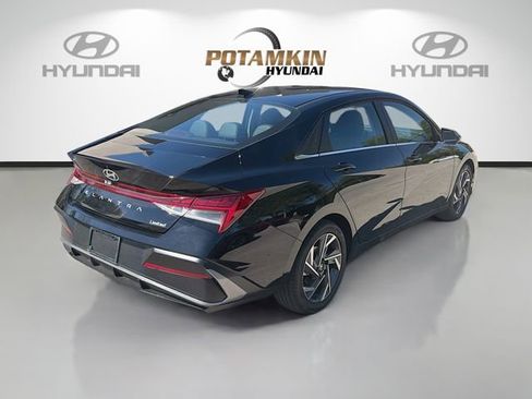New 2026 Hyundai Elantra Limited FWD image 5