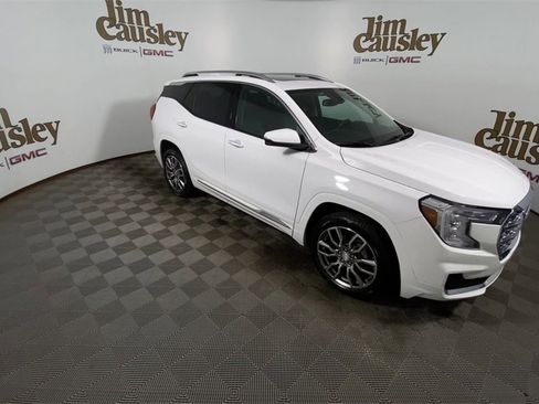 Used 2023 GMC Terrain Denali image 2