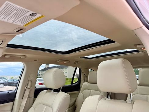 Used 2016 Lincoln MKT AWD w/ Equipment Group 201A image 29