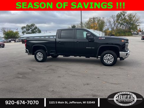 Used 2025 Chevrolet Silverado 2500 LT w/ Safety Package image 10