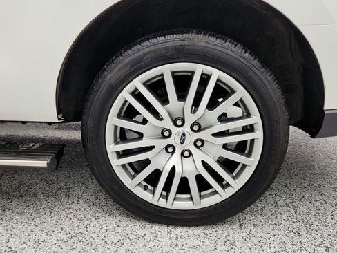 Used 2023 Ford Expedition Limited image 9