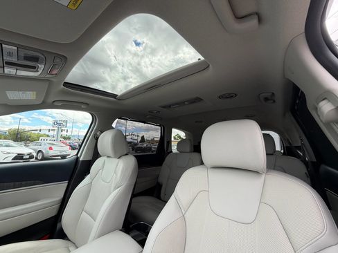 Used 2024 Kia Telluride EX w/ EX Captain's Chair Package FWD image 28