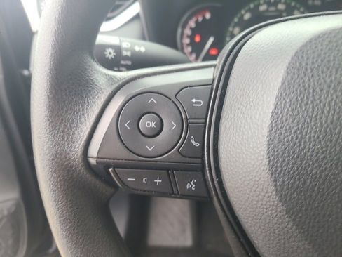 Used 2025 Toyota RAV4 XLE image 20