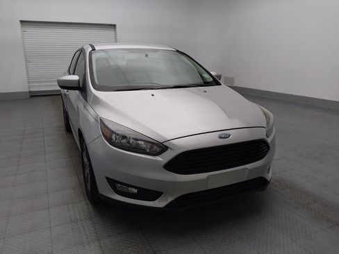 Used 2018 Ford Focus SE w/ SE Appearance Package FWD image 14
