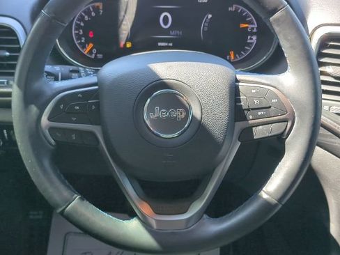 Used 2019 Jeep Grand Cherokee Laredo image 8