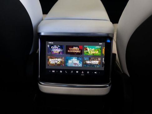 Used 2022 Tesla Model X Plaid image 27